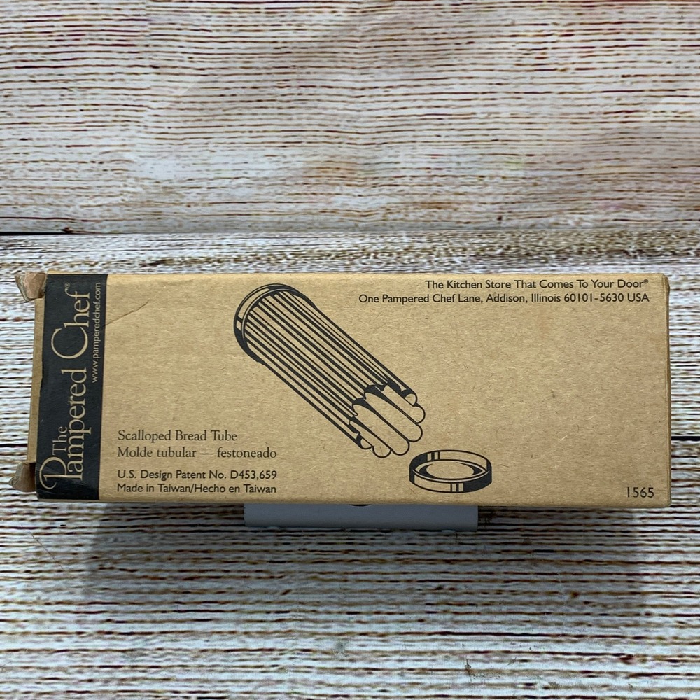 Pampered Chef Scalloped Bread Tube Mold‎ for French Bread 1565 New in Open Box
